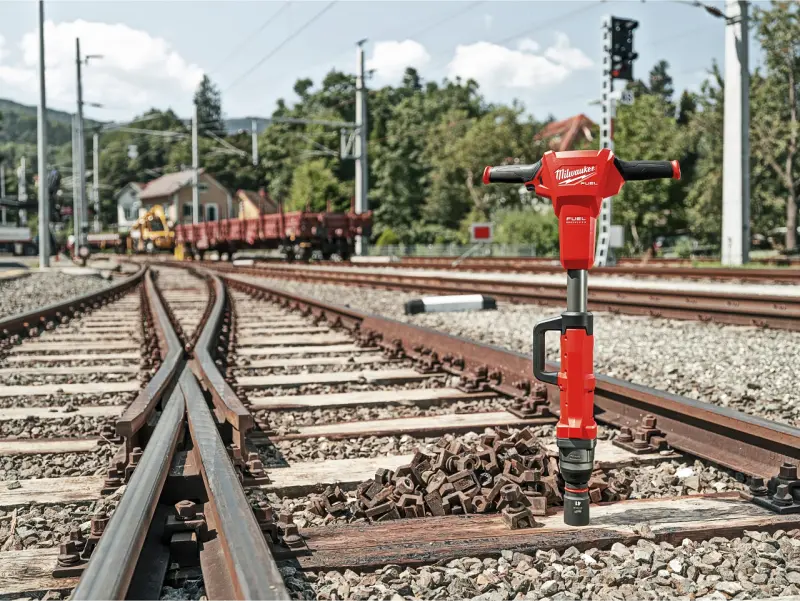 Aku železniční rázový utahovák 1″ Milwaukee M18 FHIWF1R-122C s pojistným kroužkem, 2x aku M18 FB12 + M12-18 FC, (MI4933499201)